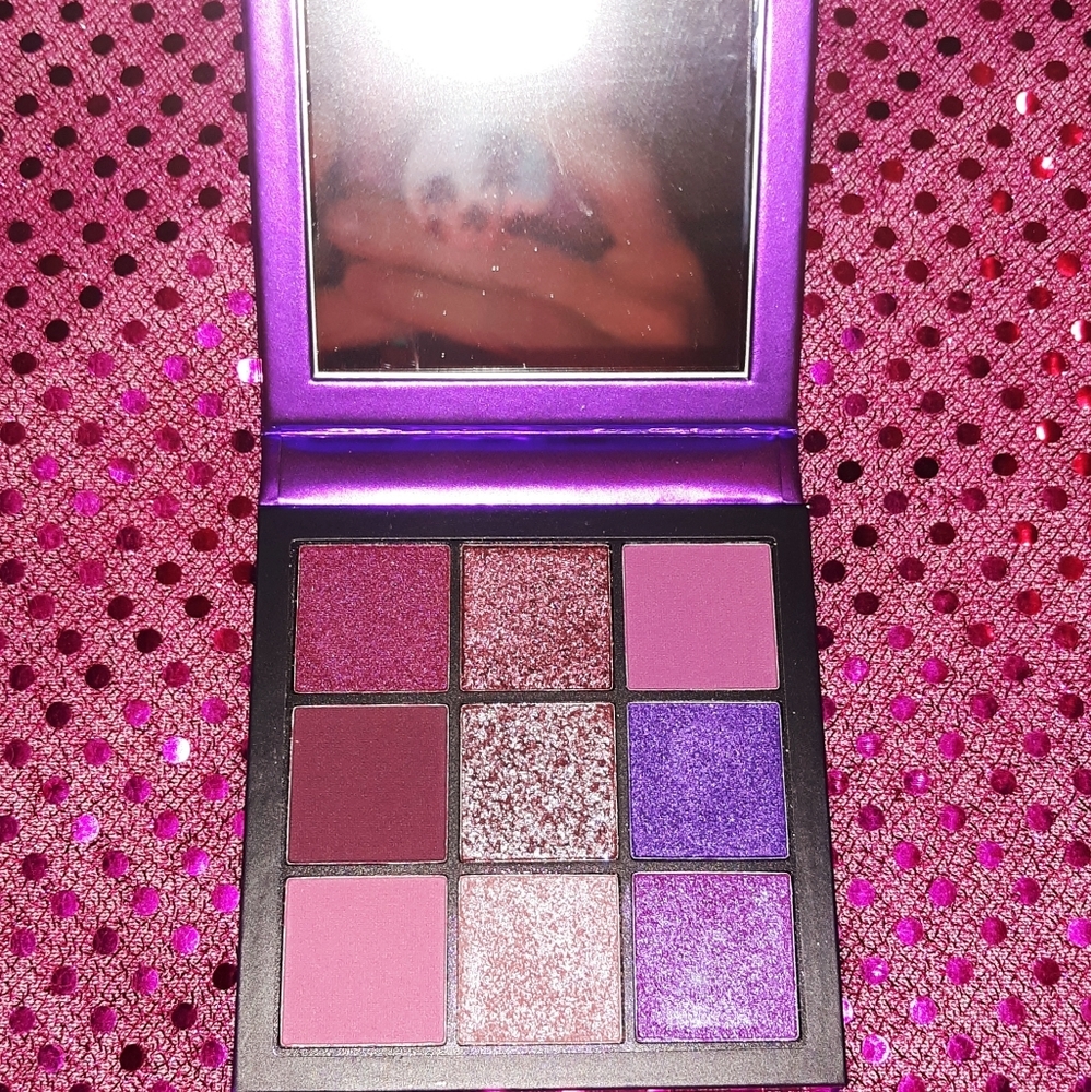 Huda Beauty Amethyst Obsessions palette
